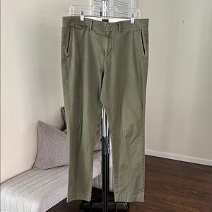 J. Crew Green Chinos Classic Cotton Blend